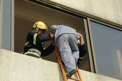 Άσκηση εκκένωσης νοσοκομείου σε περίπτωση σεισμού στο ΓΝΕ Θριάσιο